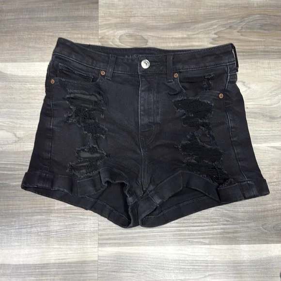 🇺🇸 American Eagle Black Distressed Denim mom Shorts size 4 - Picture 2 of 9